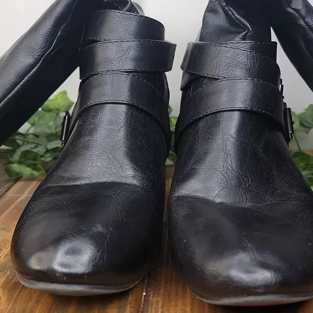 Wet Seal. Black Boots. Size 9. EUC